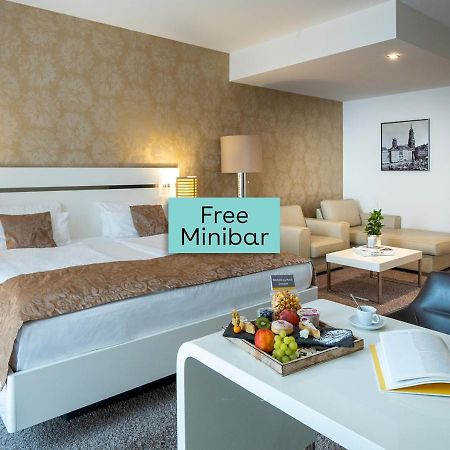 Innside By Melia Dresden Bagian luar foto