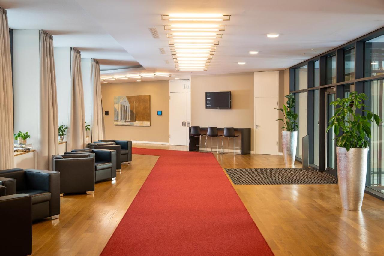 Innside By Melia Dresden Bagian luar foto