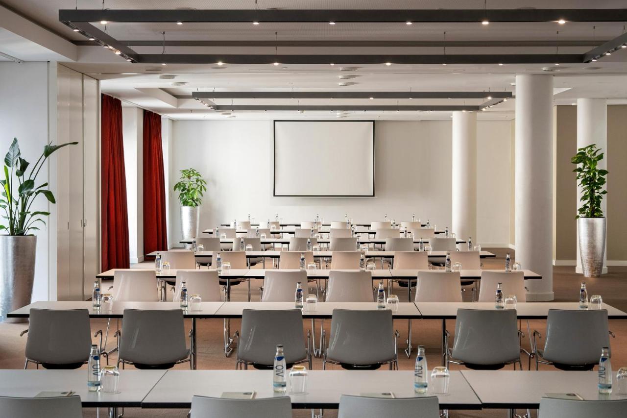 Innside By Melia Dresden Bagian luar foto