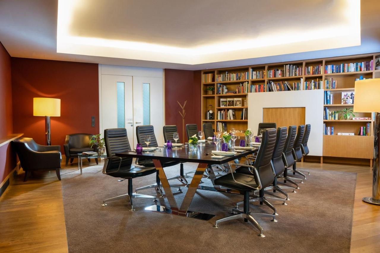 Innside By Melia Dresden Bagian luar foto