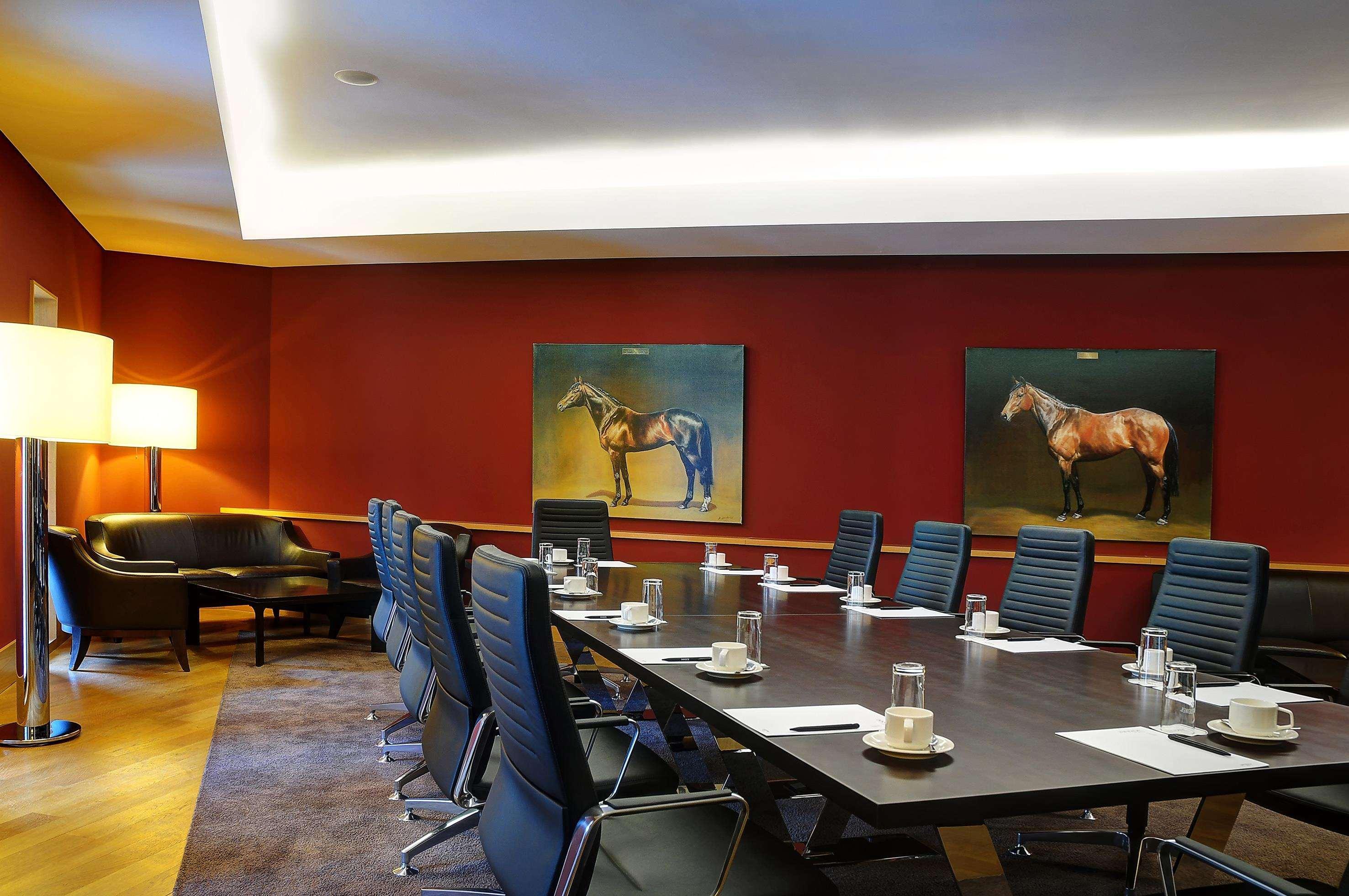 Innside By Melia Dresden Bagian luar foto